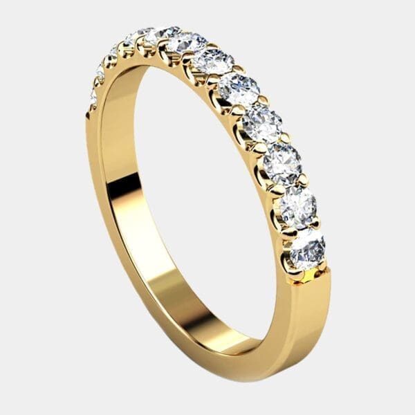 Share Claw Round Brilliant Cut Diamond Ring