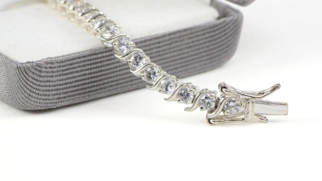 What Makes Diamond Tennis Bracelets So Special