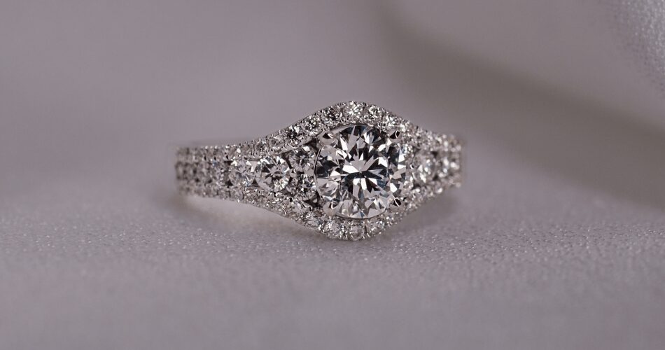 Best Customized Diamond Engagement Ring In Adelaide